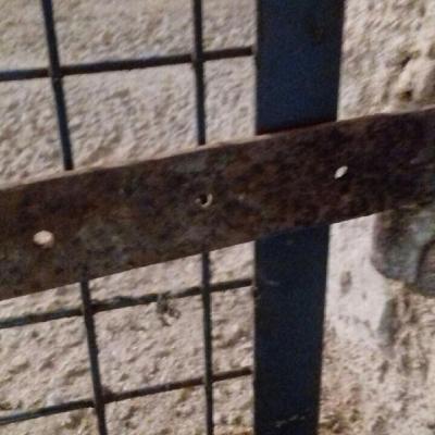 Gong et Patte de la grille